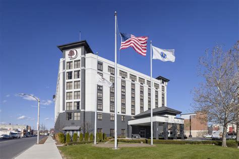 DoubleTree by Hilton Boston Logan Airport Chelsea - Chelsea MA, 02150