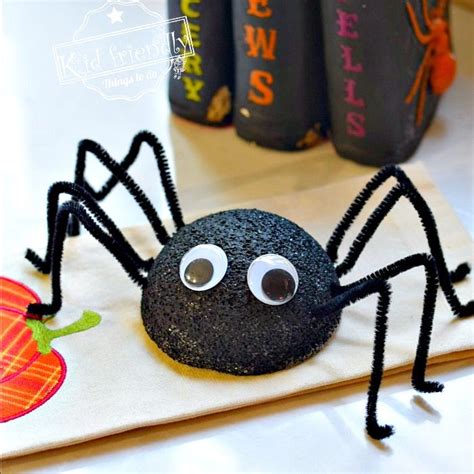 An Easy Spider Craft for Kids to Make | Kid Friendly Things To Do | Recipe | Spider crafts ...