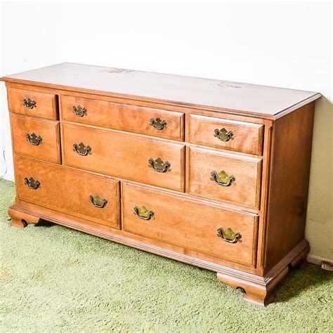 Vintage Ethan Allen Dresser | EBTH