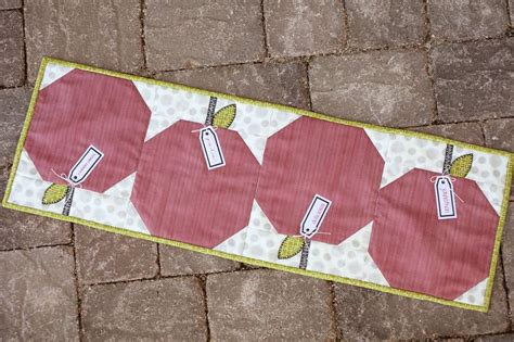 Apple Table Runner- Download Pattern