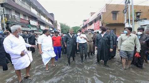 Chennai rains 2 day school holiday declared in Thiruvallur Kancheepuram Chengalpattu districts ...