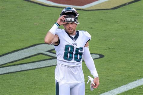 Philadelphia Eagles star Zach Ertz doesn't report to camp amid trade rumors