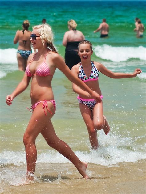 La Jolla Beach Girls - a photo on Flickriver