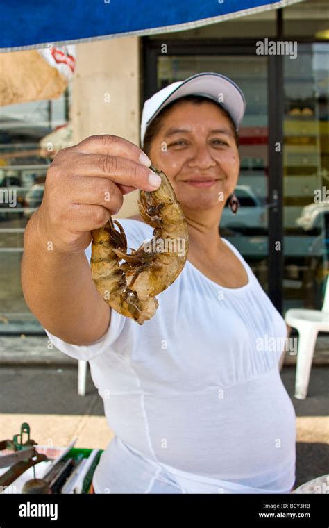 Giant shrimp hi-res stock photography and images - Alamy