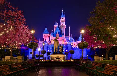 Disneyland Spring Hub Night Photo - Disney Tourist Blog