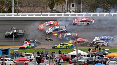 Daytona 500 crash: Ryan Newman, Kurt Busch involved in collision - Sports Illustrated