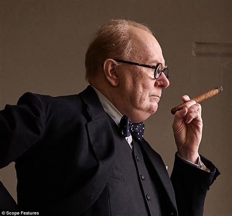 Churchill actor Robert Hardy's verdict on other Winstons | Daily Mail Online