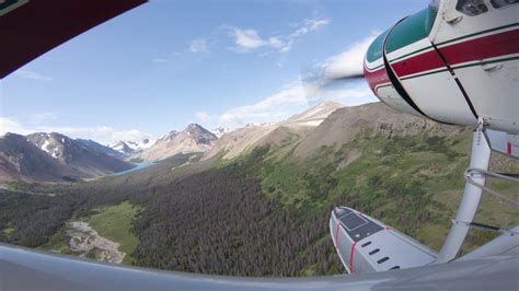 Float Plane landing on the lake image - Free stock photo - Public Domain photo - CC0 Images