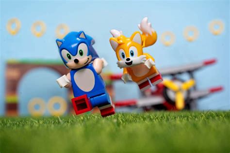 LEGO-sonic-tails-minifigure-2023 - Toy Photographers