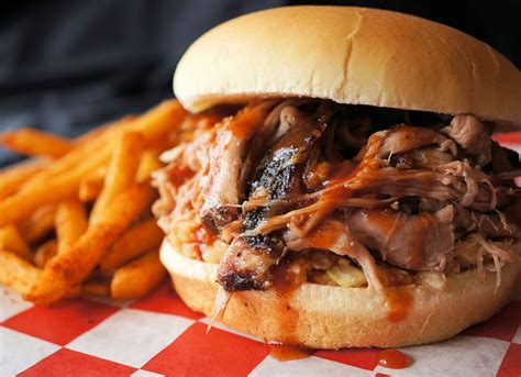 8 Foods You Have to Eat When Visiting the Southeast - HWY.CO