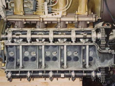 Porsche 908 Engine Chain-Driven Cams | EHFCV