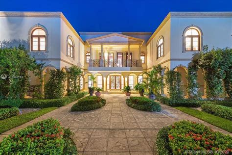 Home Of The Day: A Neoclassical Masterpiece on Indian Creek Island