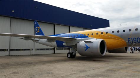 Pictorial from Embraer E190-E2 rollout - Leeham News and Analysis