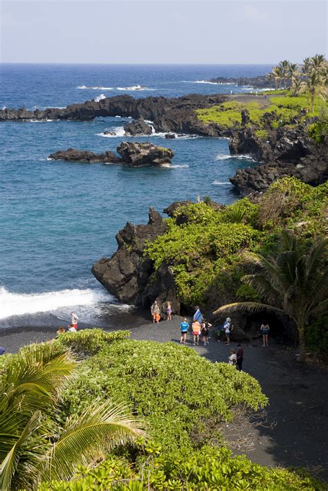 Waiʻanapanapa State Park | The Road to Hana, USA The Road to Hana - Lonely Planet