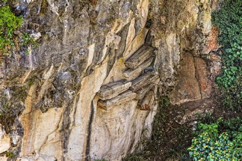 "Hanging coffins" are remnants of an extinct funeral ritual from Eastern Asia