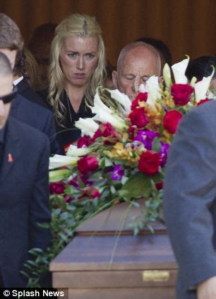 Dan Wheldon funeral: Large crowds gather for IndyCar star's funeral | Daily Mail Online
