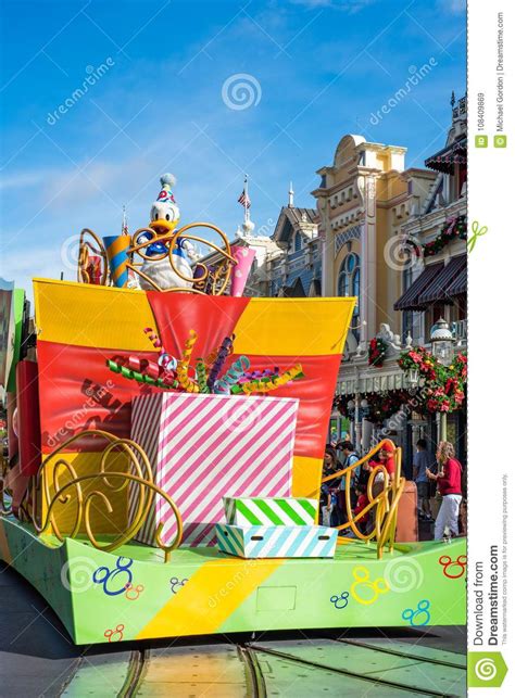 Parade in Main Street USA at the Magic Kingdom, Walt Disney World. Editorial Stock Image - Image ...