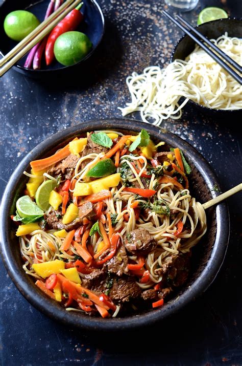 Spicy beef stir fry with sweet peppers and mango | Bibbyskitchen recipes