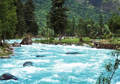 Pahalgam : History, Sightseeing, How To Reach & Best Time To Visit | Adotrip