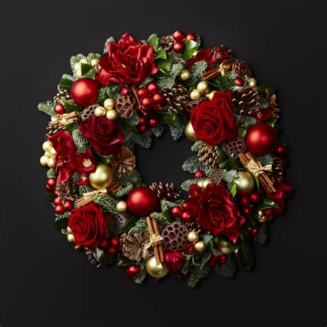 Luxury Christmas Wreaths and Garlands | Magical Christmas Wreaths | Christmas wreaths diy ...