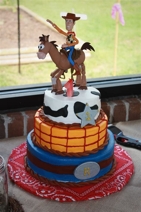 The Layered Cake: Reid's Cowboy Birthday