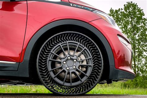 GM, Michelin plan to deploy airless tires | Automotive News