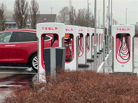 Tesla Reaches Milestone with 45,000 Superchargers Worldwide - EVMagz