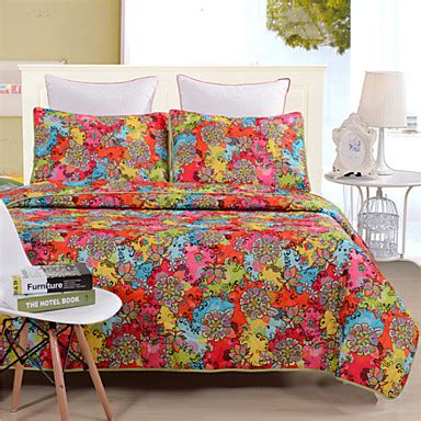 Floral Coverlet Quilted Bedding 100% Polyester 1pc of quilt with 2pcs ...