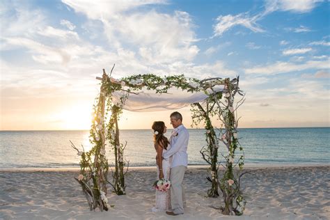 Family wedding at the Regent Grand, Turks and Caicos Islands - Kaieri Photography