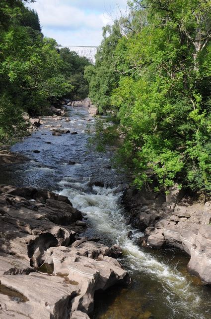 Afon Elan © Philip Halling cc-by-sa/2.0 :: Geograph Britain and Ireland