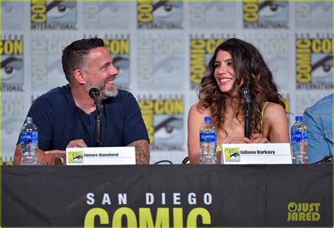 Stephen Amell & 'Arrow' Cast Tease Final Season at Comic-Con!: Photo ...