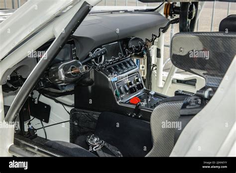 Cockpit mercedes amg gt3 fotografías e imágenes de alta resolución - Alamy