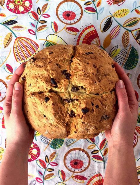 Easy Irish Soda Bread Recipe With Raisins – No Buttermilk Needed ...