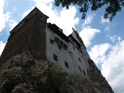 Visiting Dracula’s Castle in Romania | One Step 4Ward