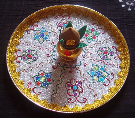 Easy Crafts - Explore your creativity: Aarti plate designs