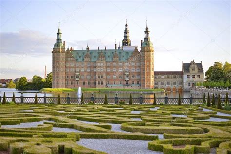 Frederiksborg Castle, Hillerod, Denmark — Stock Photo © Vrezh90 #111399144