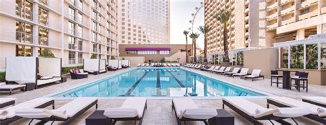 Pool - Picture of Harrah's Las Vegas, Las Vegas - TripAdvisor