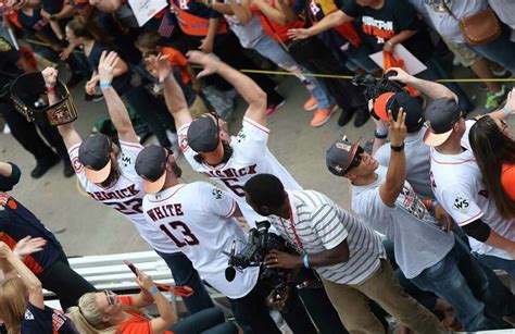 Astros fans come out by the hundreds of thousands to celebrate the city ...