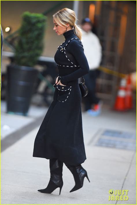 Emily Blunt Wears 4 Outfits for Press Day, Talks Possible 'Devil Wears ...