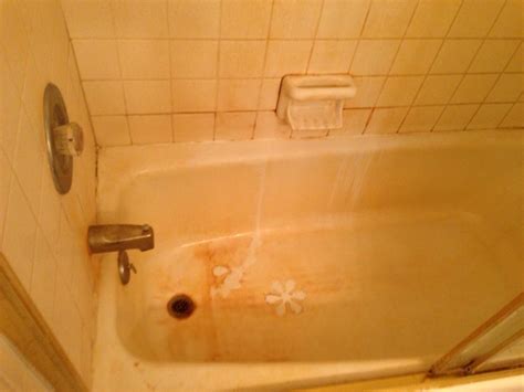 How to Remove Stains from a Bathtub - The Handcrafted Haven