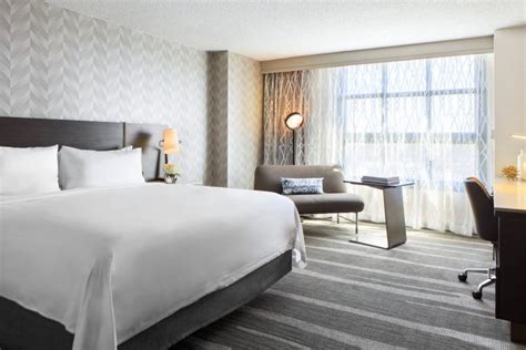 Renaissance Los Angeles Airport Hotel | Stress-Free Stays & Parking ...