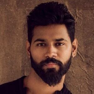 Sumit Kumar - Age, Family, Bio | Famous Birthdays