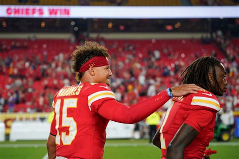 Former NFL Quarterback Accuses Referees of Favoring Patrick Mahomes ...