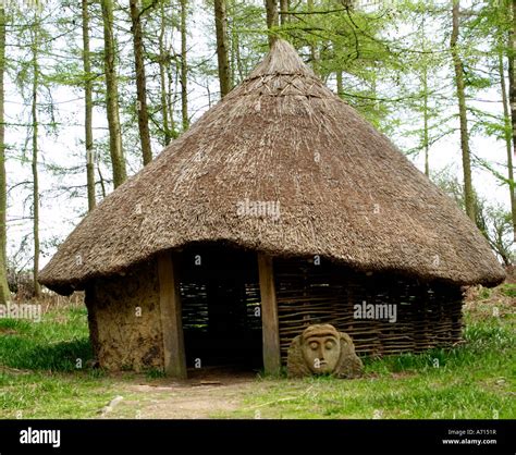 Iron age roundhouse hi-res stock photography and images - Alamy