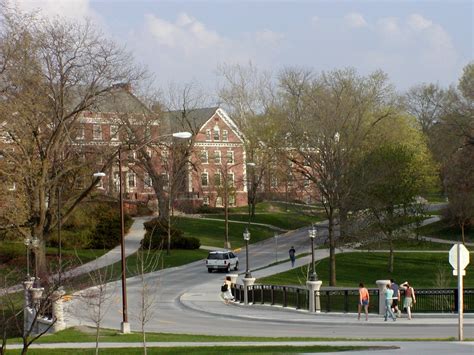 Top 10 Best College Towns - profascinate