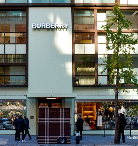 Burberry Pop-Up Cart - Pop Up in New York, NY | The Vendry