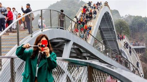 Made from transparent glass this double deck bridge in China looks so ...