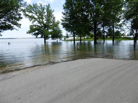 McCullough's Blog: Carlyle Lake, Dam West Campground