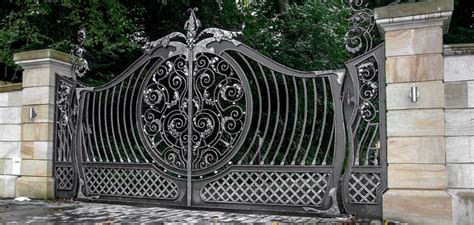 fancy iron gates - Google Search | Contemporary gates, Contemporary ...