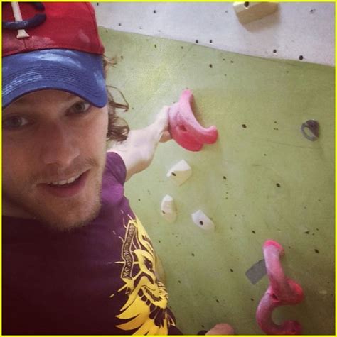 Sam Heughan's Workout Photos Are Too Hot to Handle: Photo 3877895 ...